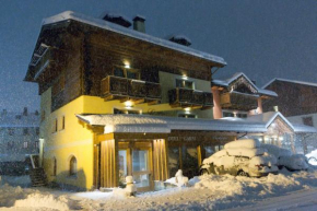 Отель Hotel Champagne  Ливиньо